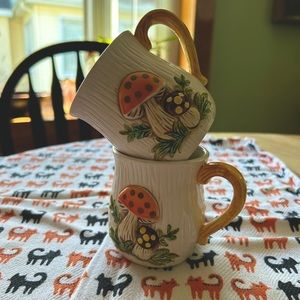 Sears Merry mushroom mugs